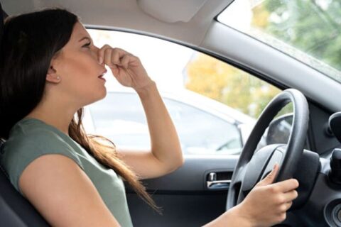 Nguyên nhân dẫn đến mùi khét trên ô tô và cách giải quyết